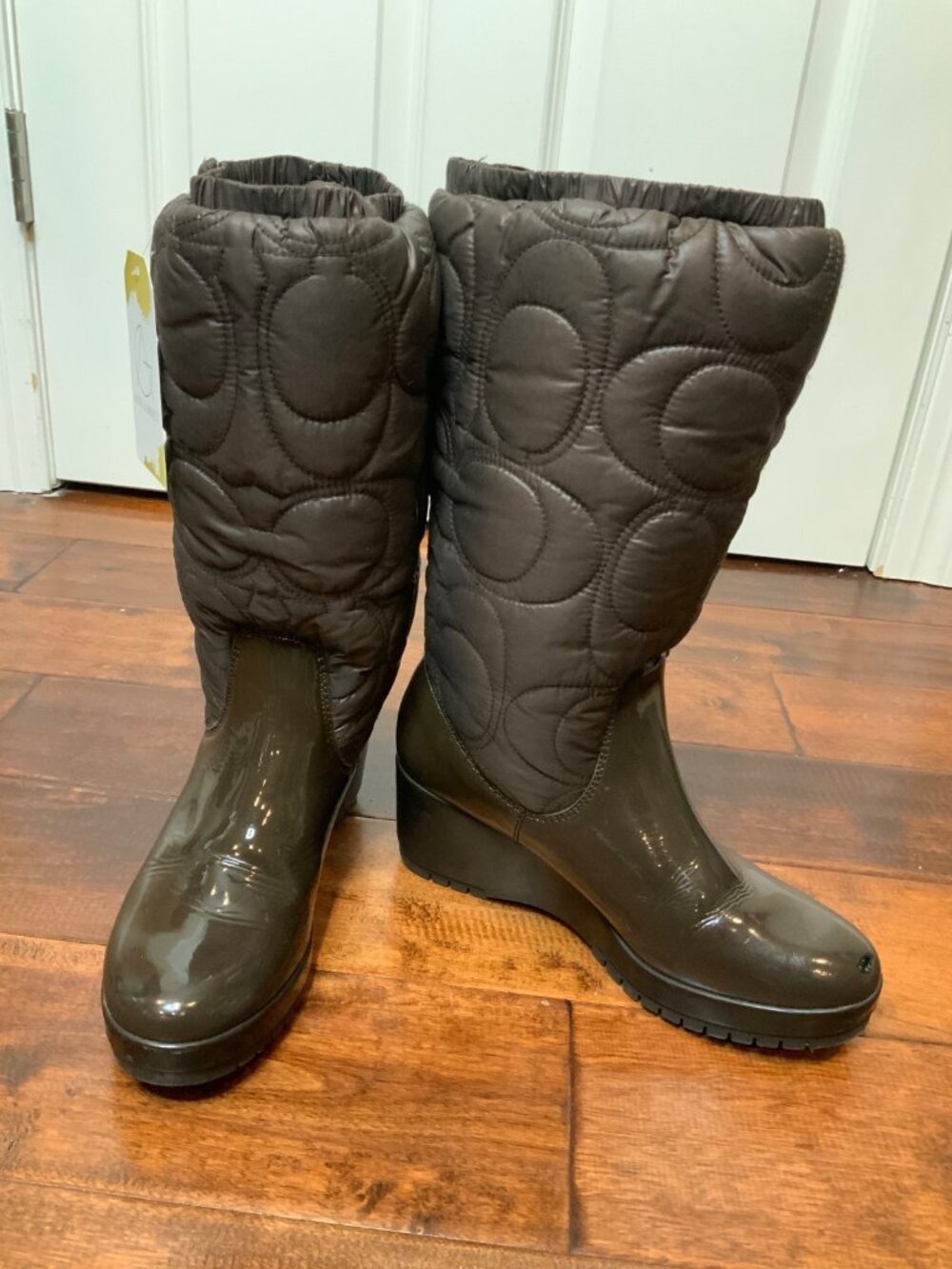 Coach Brown Quilted Cantina Wedge Puffer Snow Boots, Size 9